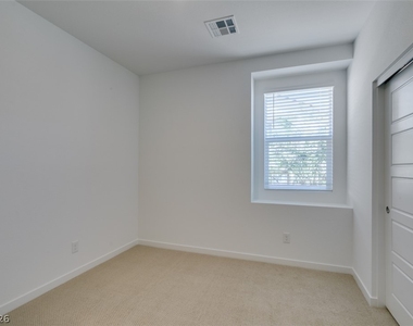 1031 Valeria Ridge Lane - Photo Thumbnail 21