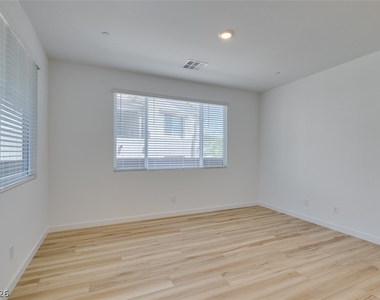 1031 Valeria Ridge Lane - Photo Thumbnail 6