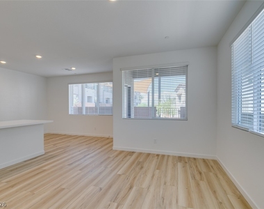 1031 Valeria Ridge Lane - Photo Thumbnail 12