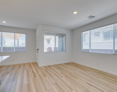 1031 Valeria Ridge Lane - Photo Thumbnail 8