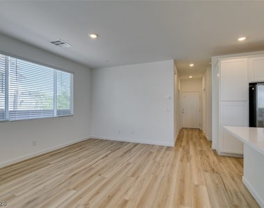 1031 Valeria Ridge Lane - Photo Thumbnail 5