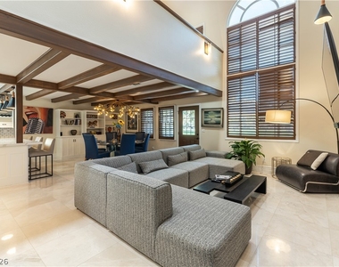 2845 Queens Courtyard Drive - Photo Thumbnail 6