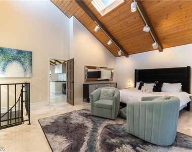 2845 Queens Courtyard Drive - Photo Thumbnail 15