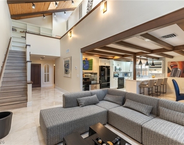 2845 Queens Courtyard Drive - Photo Thumbnail 7