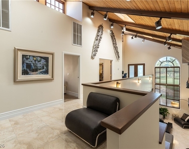 2845 Queens Courtyard Drive - Photo Thumbnail 12