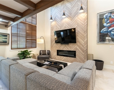 2845 Queens Courtyard Drive - Photo Thumbnail 4
