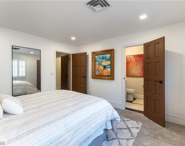 2845 Queens Courtyard Drive - Photo Thumbnail 30