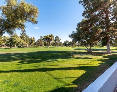 2845 Queens Courtyard Drive - Photo Thumbnail 33
