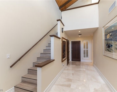 2845 Queens Courtyard Drive - Photo Thumbnail 3