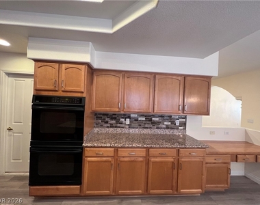 678 Kentons Run Avenue - Photo Thumbnail 12