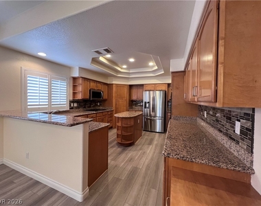 678 Kentons Run Avenue - Photo Thumbnail 8