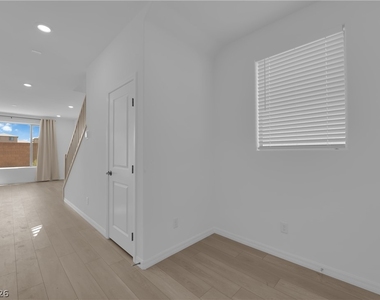 5925 Obsidian Sky Avenue - Photo Thumbnail 12