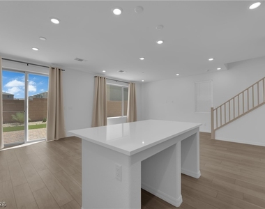 5925 Obsidian Sky Avenue - Photo Thumbnail 9