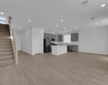 5925 Obsidian Sky Avenue - Photo Thumbnail 1