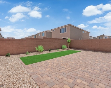 5925 Obsidian Sky Avenue - Photo Thumbnail 29