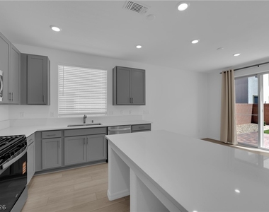5925 Obsidian Sky Avenue - Photo Thumbnail 10