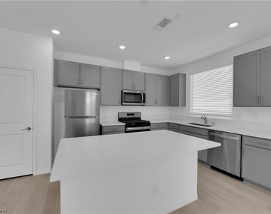5925 Obsidian Sky Avenue - Photo Thumbnail 6