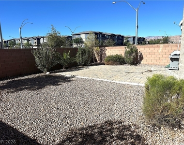 8117 Ancient Oaks Avenue - Photo Thumbnail 30
