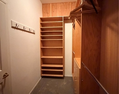 10212 Refuge Court - Photo Thumbnail 11