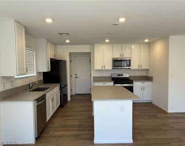 5299 Barcola Avenue - Photo Thumbnail 6