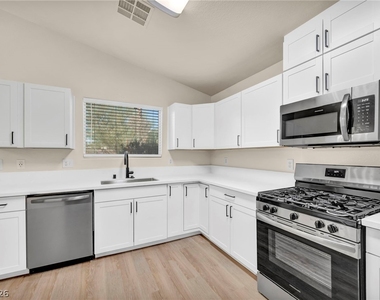 10306 Spider Rock Avenue - Photo Thumbnail 13