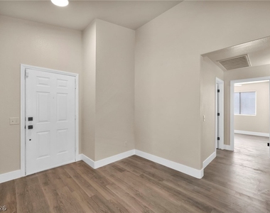 10306 Spider Rock Avenue - Photo Thumbnail 4