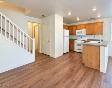 11970 Giles Street - Photo Thumbnail 11