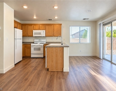 11970 Giles Street - Photo Thumbnail 7