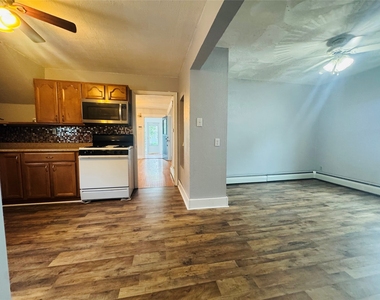 136 Melbourne St - Photo Thumbnail 5