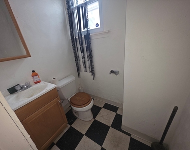 1007 Pine Street - Photo Thumbnail 16