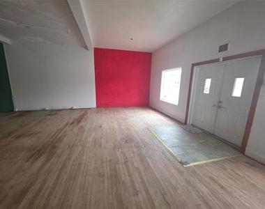1007 Pine Street - Photo Thumbnail 5