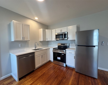 216 Main Street - Photo Thumbnail 6