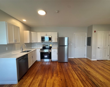 216 Main Street - Photo Thumbnail 2