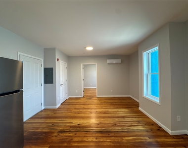 216 Main Street - Photo Thumbnail 3