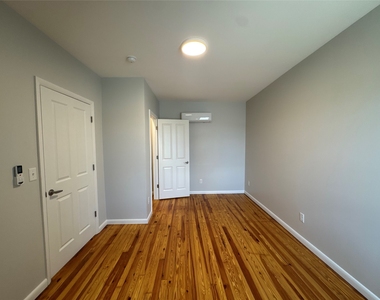 216 Main Street - Photo Thumbnail 4