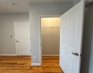 216 Main Street - Photo Thumbnail 5