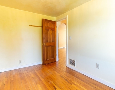 104 Van Mara Drive - Photo Thumbnail 11