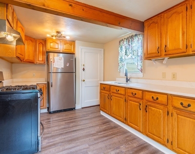 104 Van Mara Drive - Photo Thumbnail 6