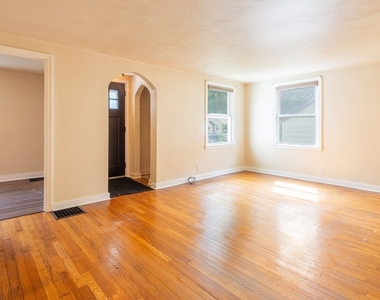 104 Van Mara Drive - Photo Thumbnail 4
