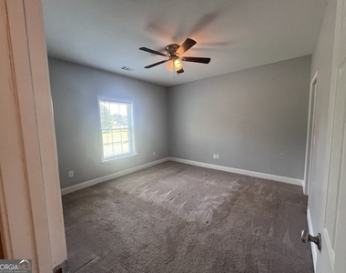 135 Hunt Road - Photo Thumbnail 22