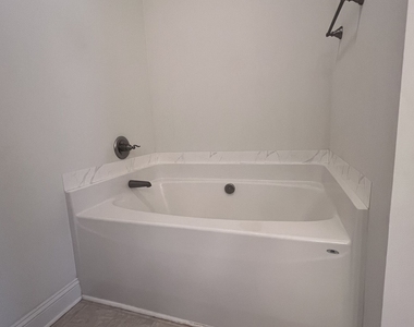 135 Hunt Road - Photo Thumbnail 15