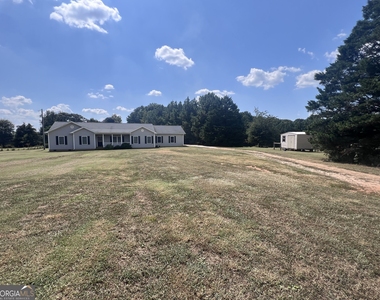 135 Hunt Road - Photo Thumbnail 3