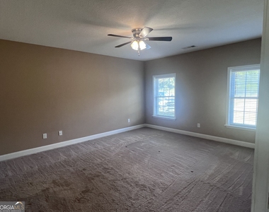 135 Hunt Road - Photo Thumbnail 12