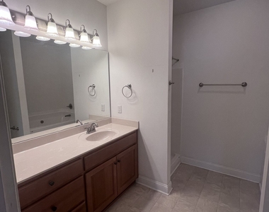 135 Hunt Road - Photo Thumbnail 14