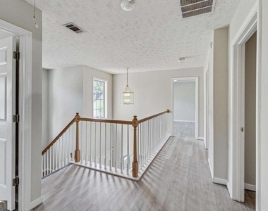 326 Canterbury Plac Drive - Photo Thumbnail 20