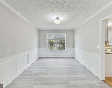 326 Canterbury Plac Drive - Photo Thumbnail 9