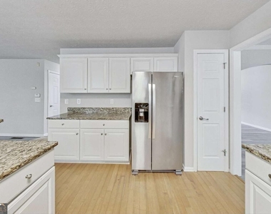 326 Canterbury Plac Drive - Photo Thumbnail 12