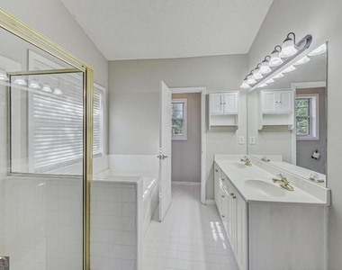 326 Canterbury Plac Drive - Photo Thumbnail 26