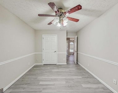 326 Canterbury Plac Drive - Photo Thumbnail 33