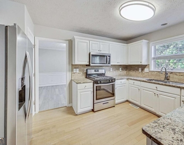 326 Canterbury Plac Drive - Photo Thumbnail 5